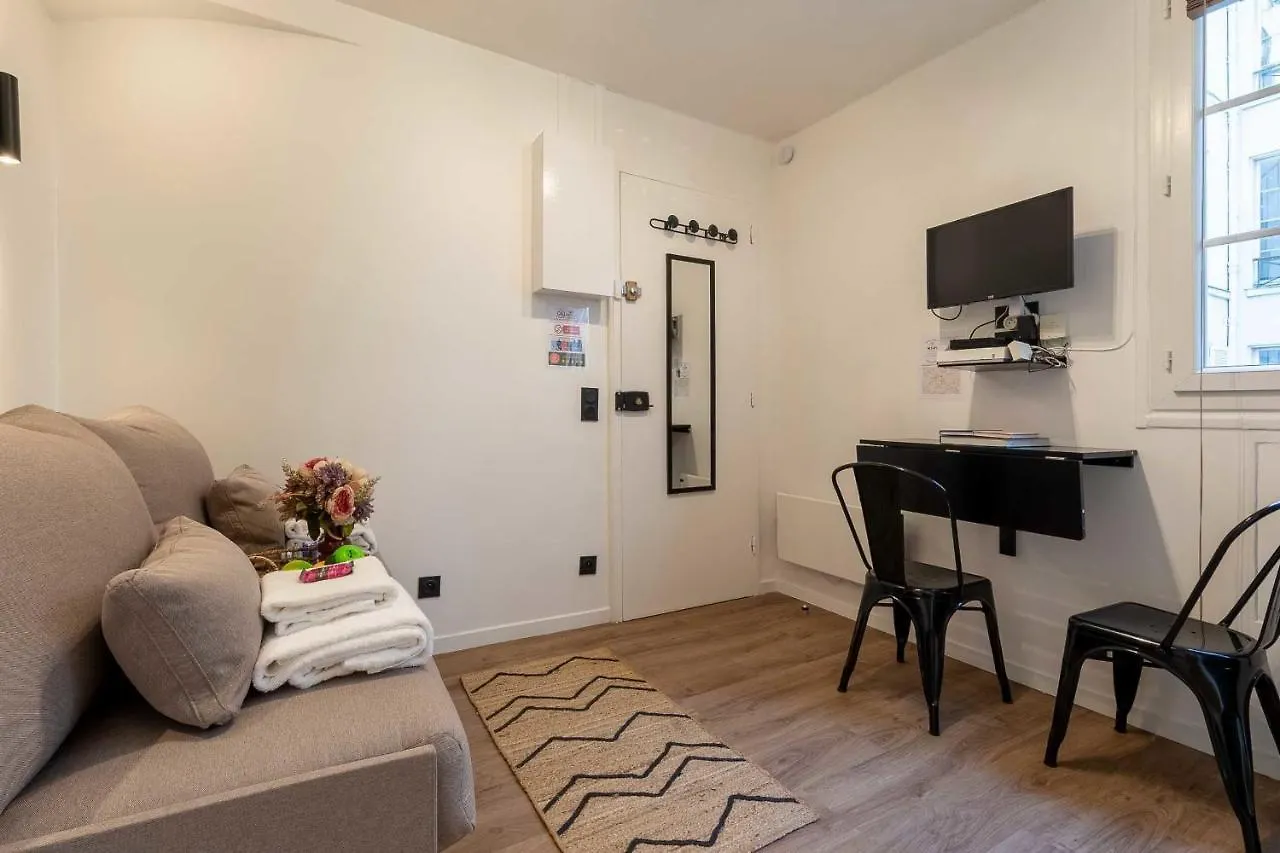 Peaceful Studio - 2P - Faubourg-Montmartre Paris 0*,  France
